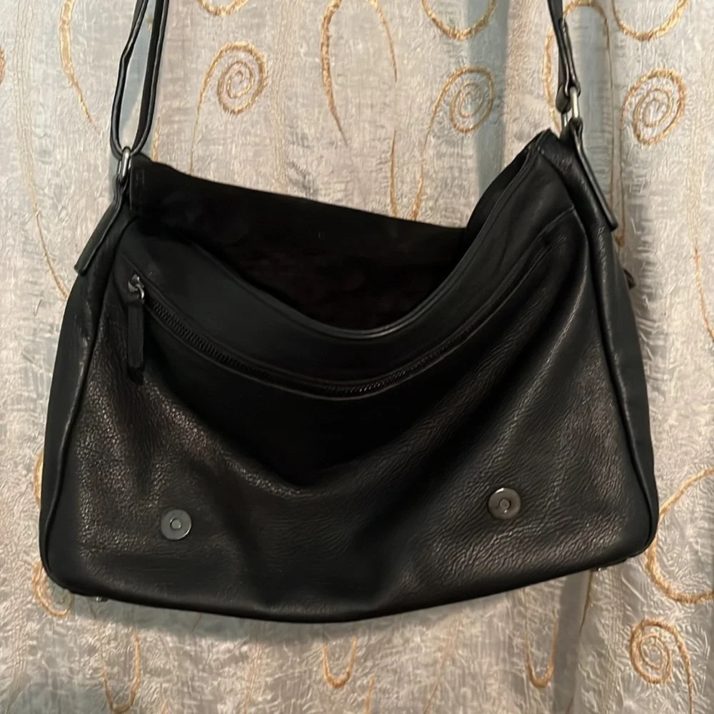 🌿Barney New York, Black Leather Crossbody Briefcase🌿 - Picture 3 of 7